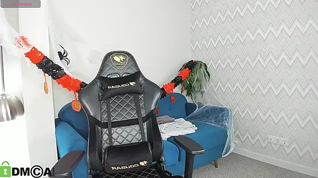 Barbie Lis online show from October 2025 12:03:01 AM