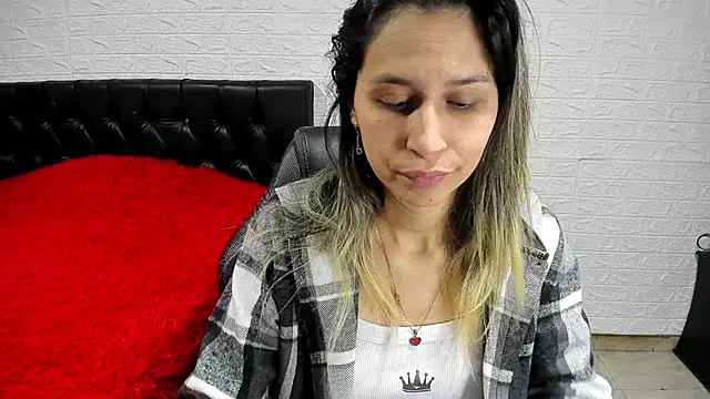 lauren ashlee online show from December 2024 03:14:01 PM