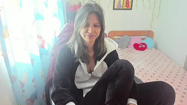 lauren ashlee online show from September 2025 01:34:02 PM