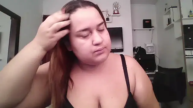 Snapshot of MinaBoss chatting on January 2026 12:18:02 PM MinaBoss online show from January 2026 12:18:02 PM