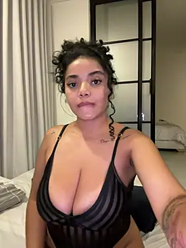 Snapshot of Mariecurl chatting on February 2025 03:26:01 AM Mariecurl online show from February 2025 03:26:01 AM