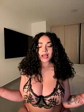 Snapshot of Mariecurl chatting on September 2025 12:22:02 AM Mariecurl online show from September 2025 12:22:02 AM