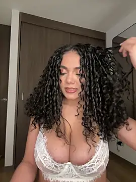 Snapshot of Mariecurl chatting on October 2025 12:22:01 AM Mariecurl online show from October 2025 12:22:01 AM