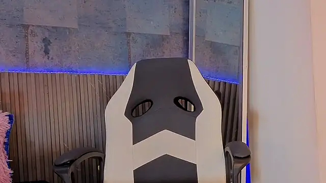 MishaKinki online show from November 2025 07:14:01 PM