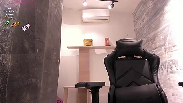 LunaBaker-1 online show from October 2025 09:14:02 PM