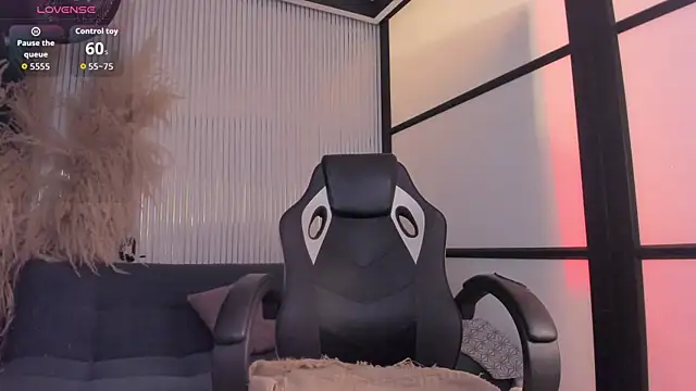 LunaBaker-1 online show from July 2026 05:57:01 AM