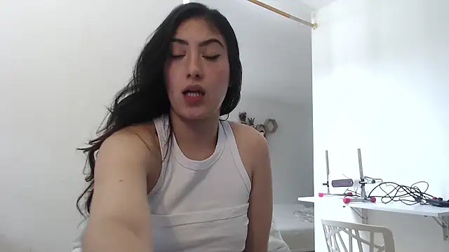 MIYESSI online show from January 2026 05:17:01 PM