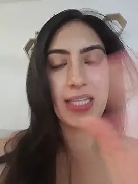 MIYESSI online show from May 2026 09:11:02 PM