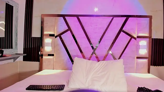 Snapshot of Athenea_Mills chatting on March 2026 06:47:02 PM Athenea Mills online show from March 2026 06:47:02 PM