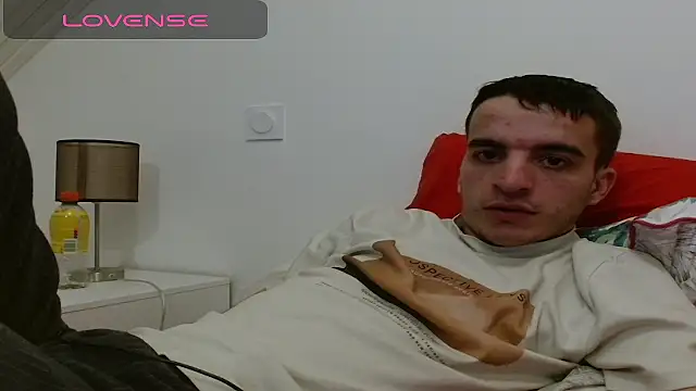 Tombgy07 online show from November 2025 08:40:02 PM