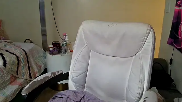 Snapshot of YasmineMinaj chatting on November 2025 01:33:02 PM YasmineMinaj online show from November 2025 01:33:02 PM