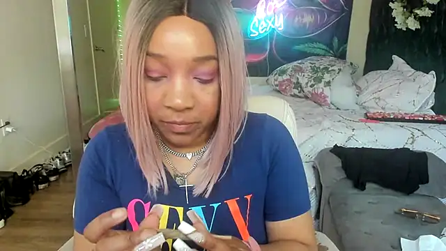 Snapshot of YasmineMinaj chatting on April 2026 12:49:01 PM YasmineMinaj online show from April 2026 12:49:01 PM