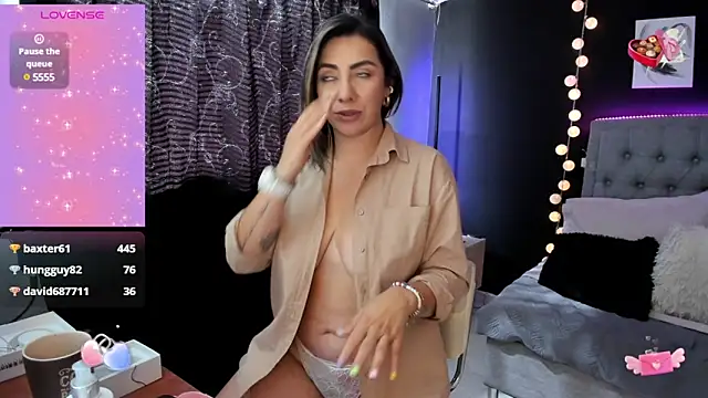 Isabella lt online show from February 2025 02:21:02 PM