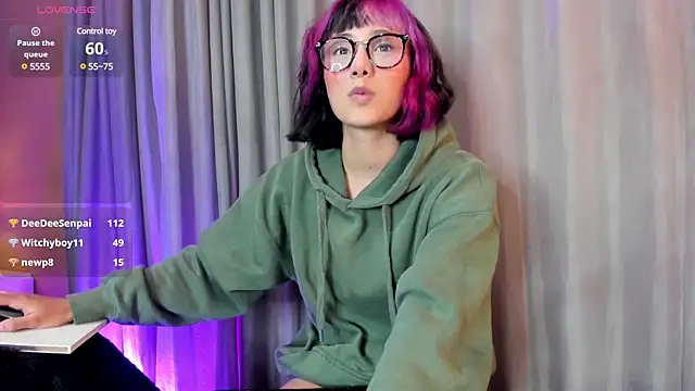 Snapshot of tati_cardenas chatting on March 2025 06:46:02 AM tati cardenas online show from March 2025 06:46:02 AM