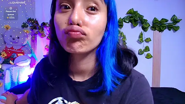 tati cardenas online show from December 2025 05:05:01 AM