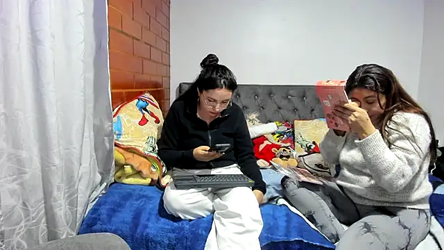  girls on fire  online show from December 2025 11:02:01 PM