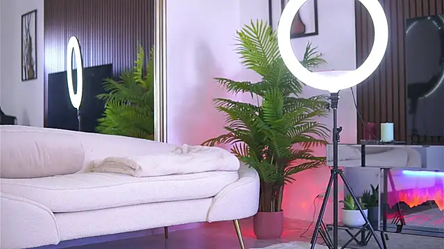 Abbela White online show from June 2026 05:43:02 AM