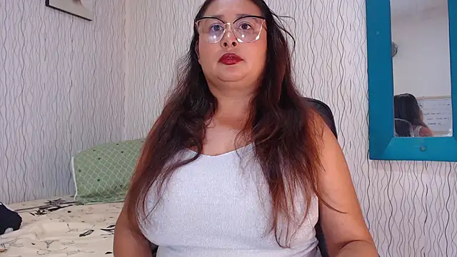 NadiaWhite online show from February 2025 06:13:02 PM