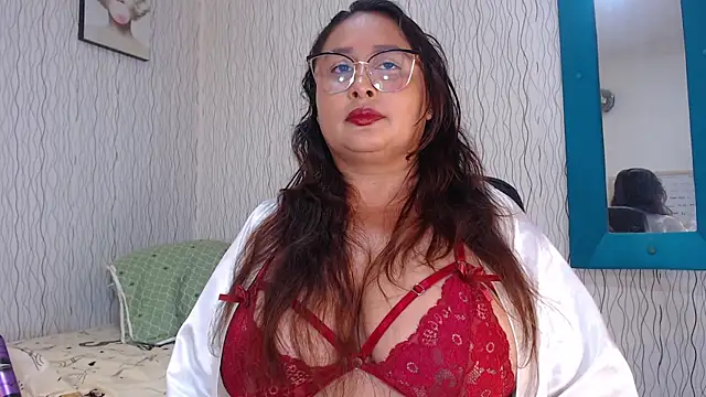 NadiaWhite online show from February 2025 06:52:01 PM