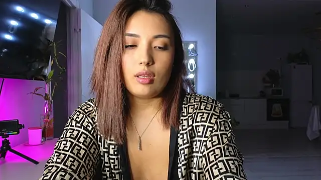 lily  foster online show from March 2025 07:04:01 PM