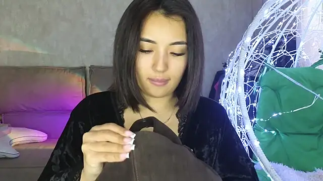 lily  foster online show from November 2025 11:16:02 AM