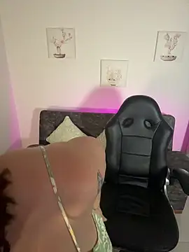 Snapshot of Megan_lu2 chatting on November 2025 04:23:02 AM Megan lu2 online show from November 2025 04:23:02 AM