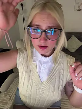 Snapshot of Megan_lu2 chatting on April 2026 05:23:01 AM Megan lu2 online show from April 2026 05:23:01 AM