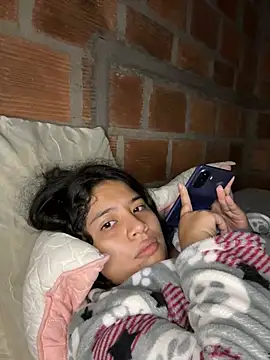 Snapshot of moncerrat_luna chatting on February 2025 12:17:02 PM moncerrat luna online show from February 2025 12:17:02 PM