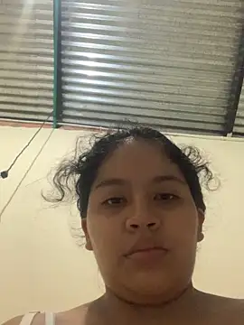 Snapshot of moncerrat_luna chatting on November 2025 12:21:01 AM moncerrat luna online show from November 2025 12:21:01 AM