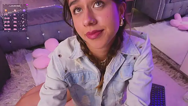 Emiily Scott1 online show from December 2024 04:06:01 PM