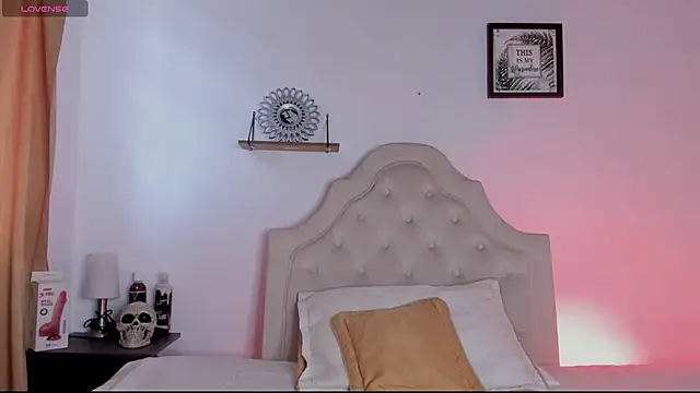 aliice walker  online show from September 2025 01:33:01 PM