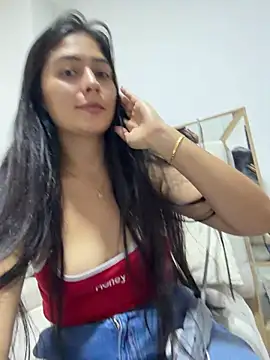 Sophie  Foxxx online show from April 2026 04:30:02 PM