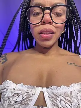 Charly  online show from April 2026 09:21:02 PM