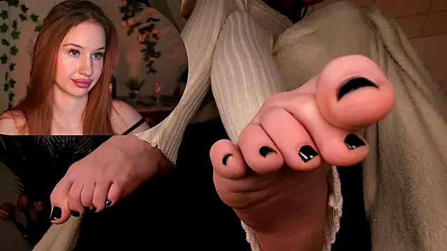 Snapshot of DorothyGilbert1 chatting on February 2025 12:22:02 PM DorothyGilbert1 online show from February 2025 12:22:02 PM