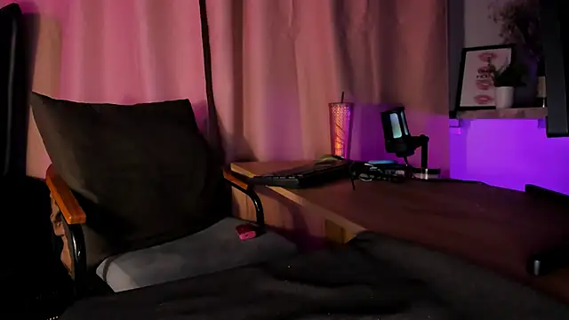 Snapshot of DorothyGilbert1 chatting on March 2025 04:18:02 PM DorothyGilbert1 online show from March 2025 04:18:02 PM