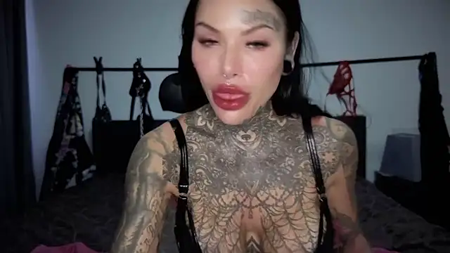 Snapshot of claudiacvc95 chatting on April 2026 03:38:01 AM claudiacvc95 online show from April 2026 03:38:01 AM