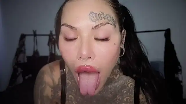 Snapshot of claudiacvc95 chatting on April 2026 02:53:01 AM claudiacvc95 online show from April 2026 02:53:01 AM