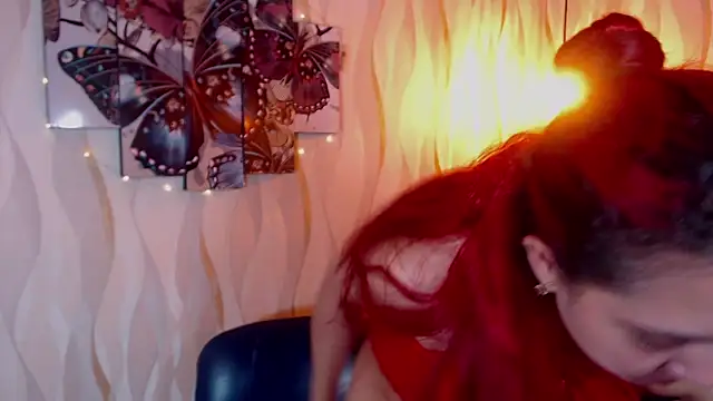 Snapshot of IsabelaLatina chatting on September 2025 02:27:01 PM IsabelaLatina online show from September 2025 02:27:01 PM