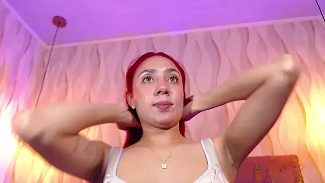 Snapshot of IsabelaLatina chatting on September 2025 02:31:02 PM IsabelaLatina online show from September 2025 02:31:02 PM