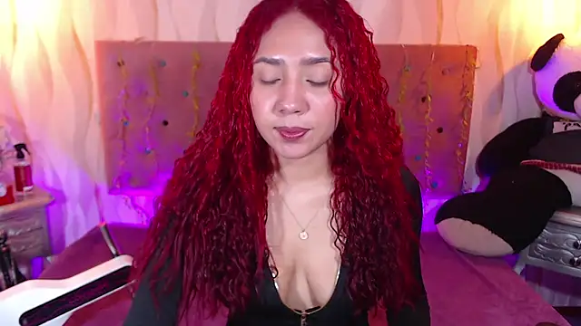 Snapshot of IsabelaLatina chatting on September 2025 11:53:02 PM IsabelaLatina online show from September 2025 11:53:02 PM