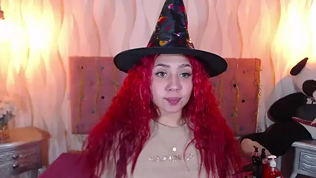 Snapshot of IsabelaLatina chatting on October 2025 02:23:02 AM IsabelaLatina online show from October 2025 02:23:02 AM