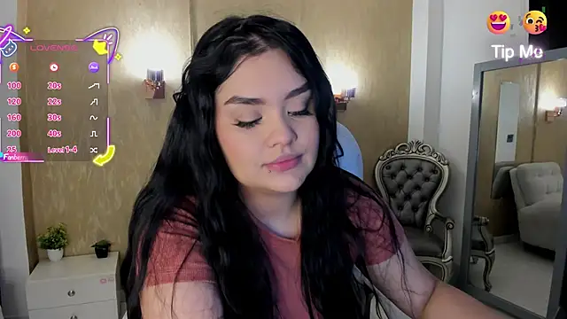 martinasaez online show from November 2025 01:46:01 PM