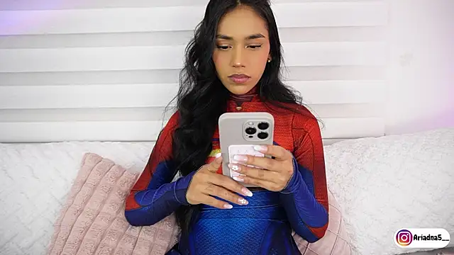 Snapshot of Ariadna5 chatting on September 2025 06:39:02 AM Ariadna5 online show from September 2025 06:39:02 AM