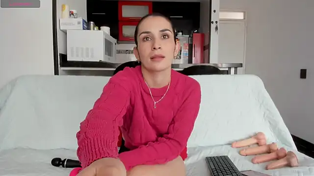 Layla Sia online show from June 2026 03:44:01 PM