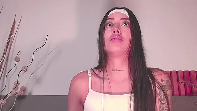 NoraDasilva online show from September 2025 11:20:01 PM