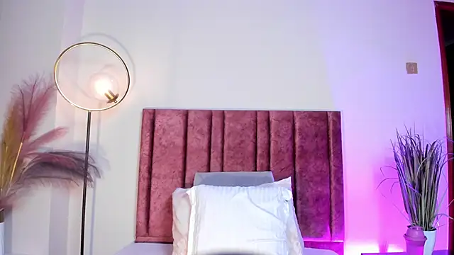 NoraDasilva online show from April 2026 12:59:02 AM