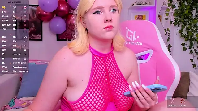 art lovee online show from October 2025 01:15:02 AM