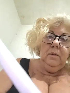 Merilulla online show from November 2025 05:08:01 PM