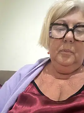 Snapshot of Merilulla chatting on April 2026 11:54:02 PM Merilulla online show from April 2026 11:54:02 PM
