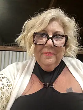 Snapshot of Merilulla chatting on April 2026 12:47:01 AM Merilulla online show from April 2026 12:47:01 AM